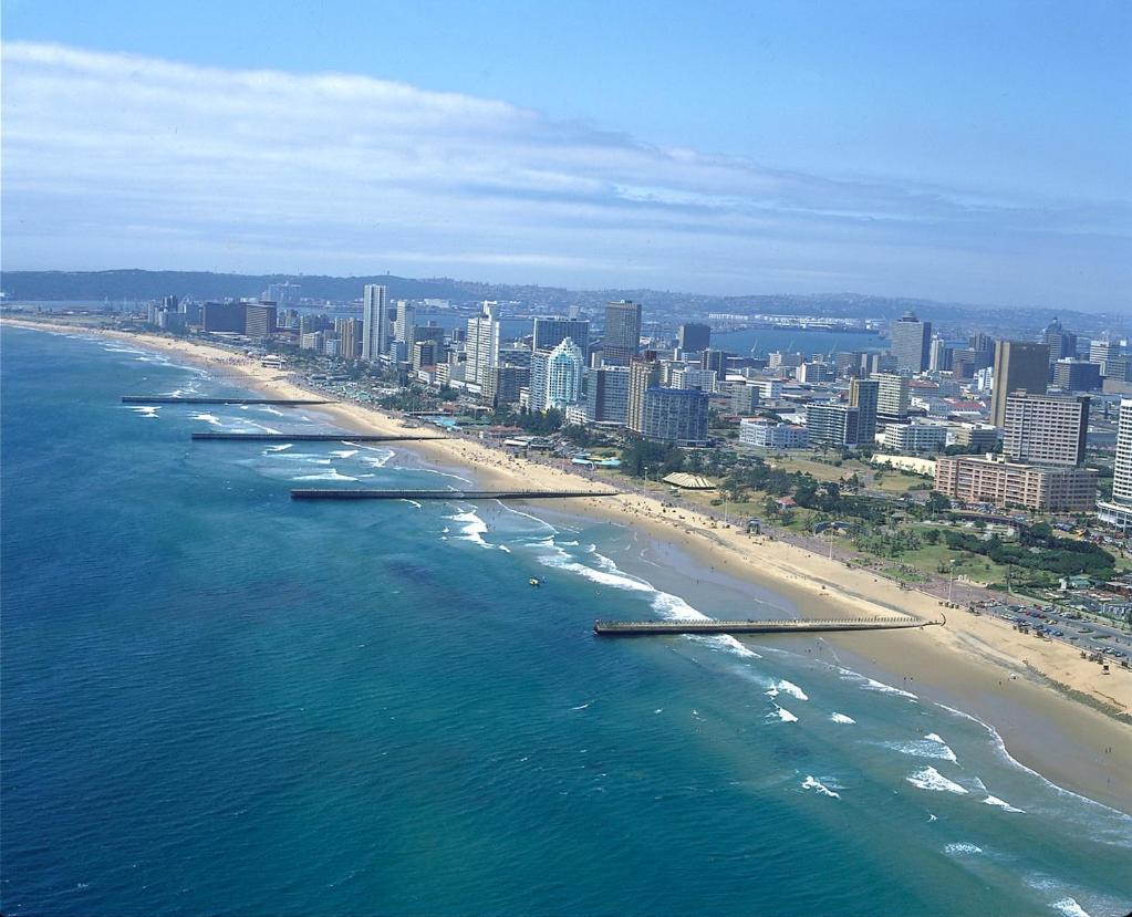 Bayside Hotel & Self Catering 110 West Street Durban Exterior photo